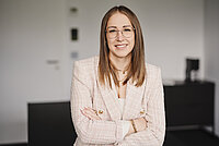 Portrait of Loreen Panek, Head of HR