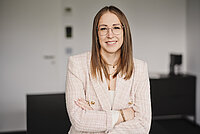 Portrait of Loreen Panek, Head of HR