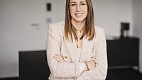 Portrait of Loreen Panek, Head of HR