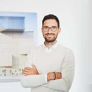 Portrait of Ennio Sachs, Area Manager Austria at RECKLI.